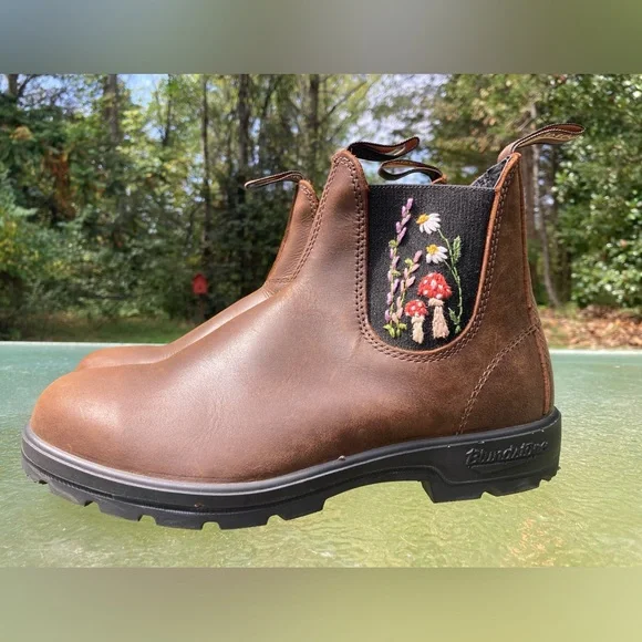 OOAK! Embroidered Blundstone boots Like New condition! Antique Brown women’s 9 - Picture 3 of 5
